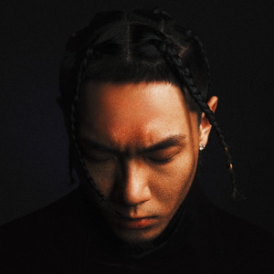 胸大老师色诱学生A片
